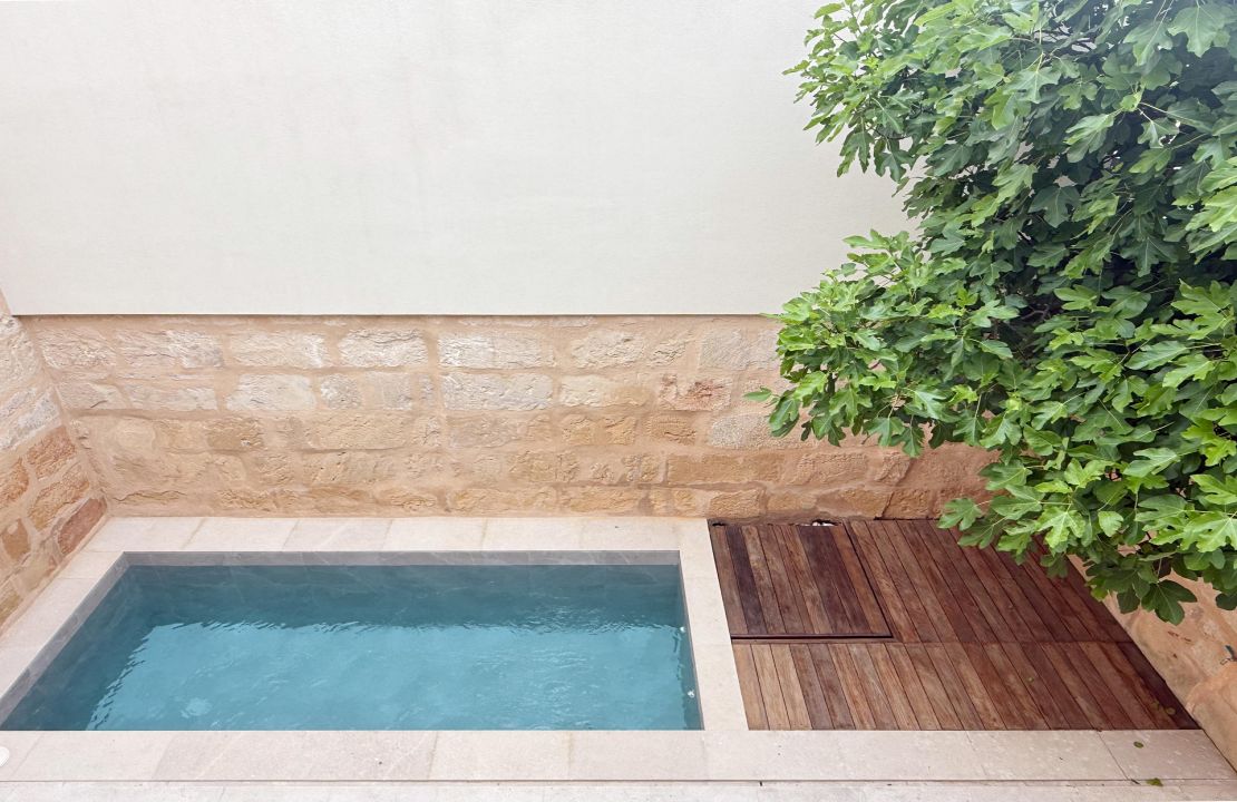 High quality townhouse Pollensa with pool and garage for sale