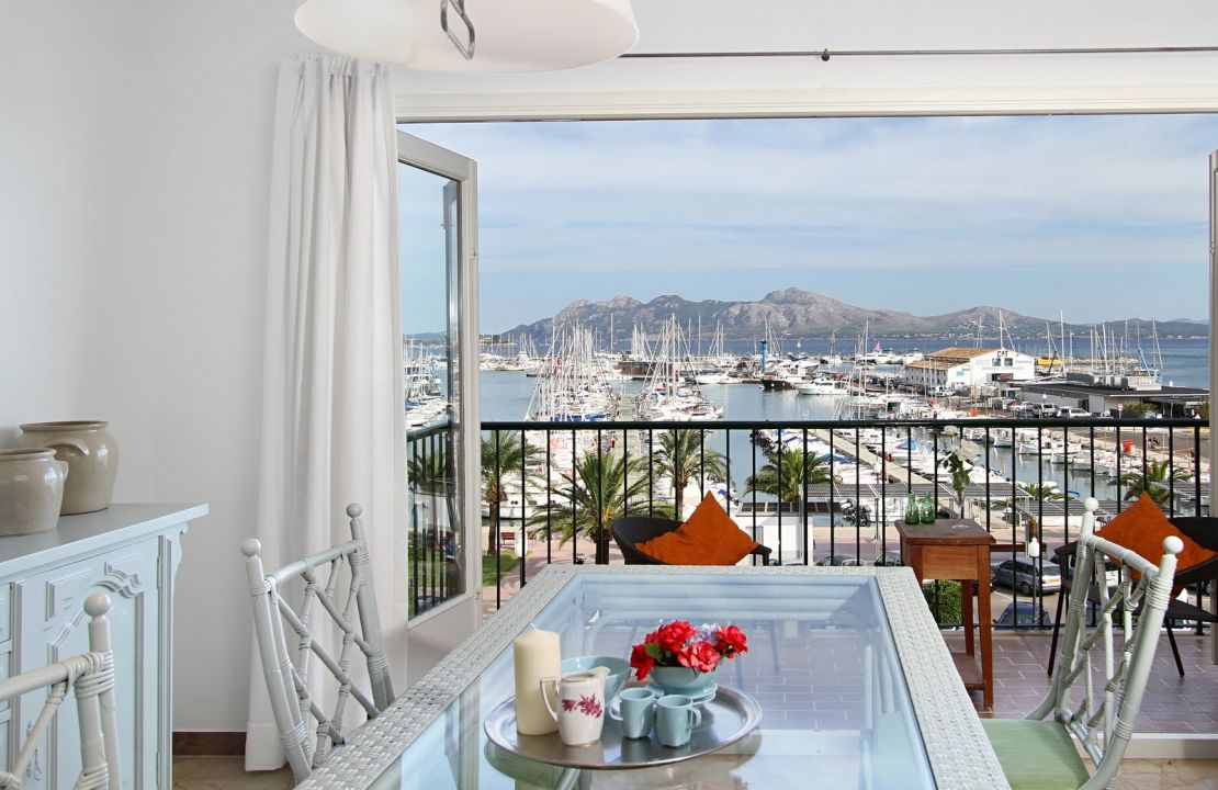 Third floor apartment for rent with lift in first sea line located in Puerto Pollenca
