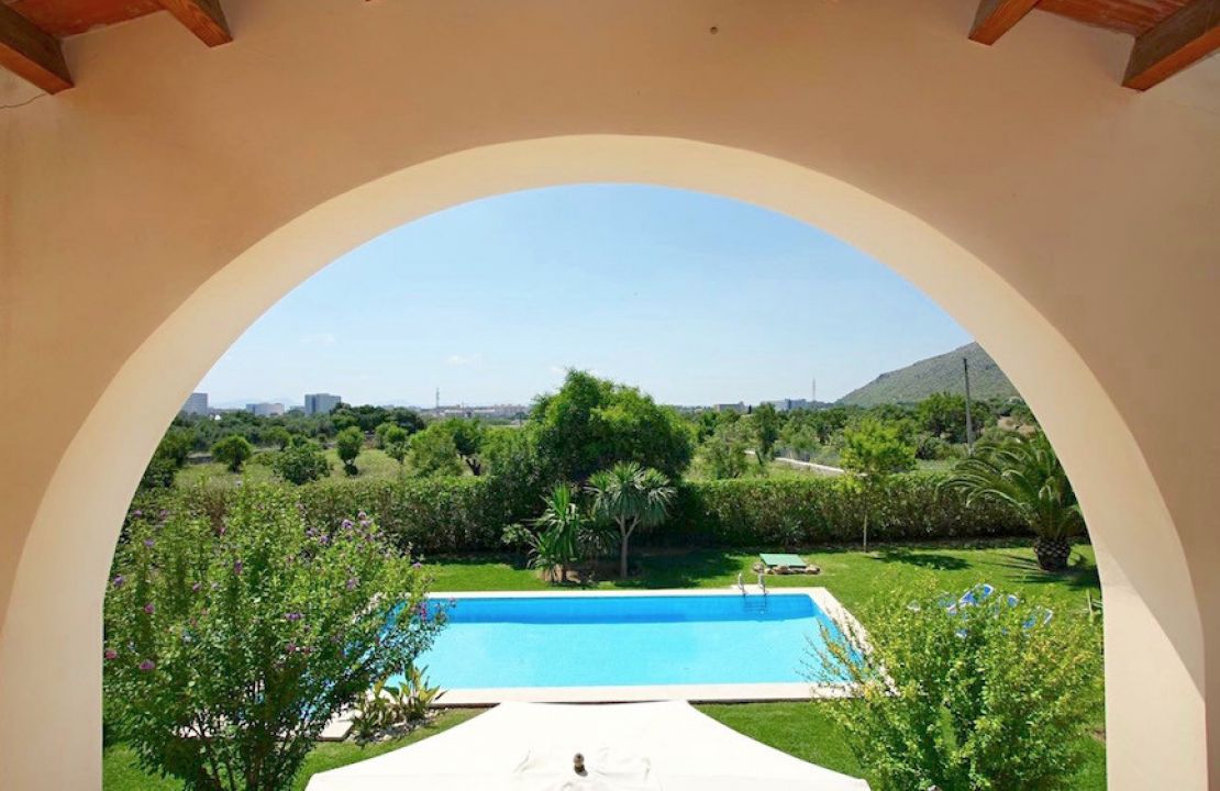 Lovely Villa with holiday rental license and very good location close to Alcudia