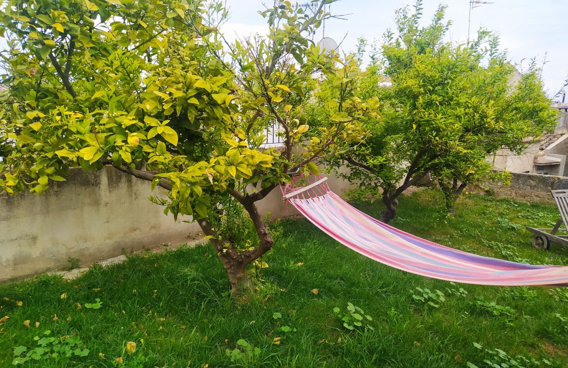 Campanet casa de pueblo con jardín en venta