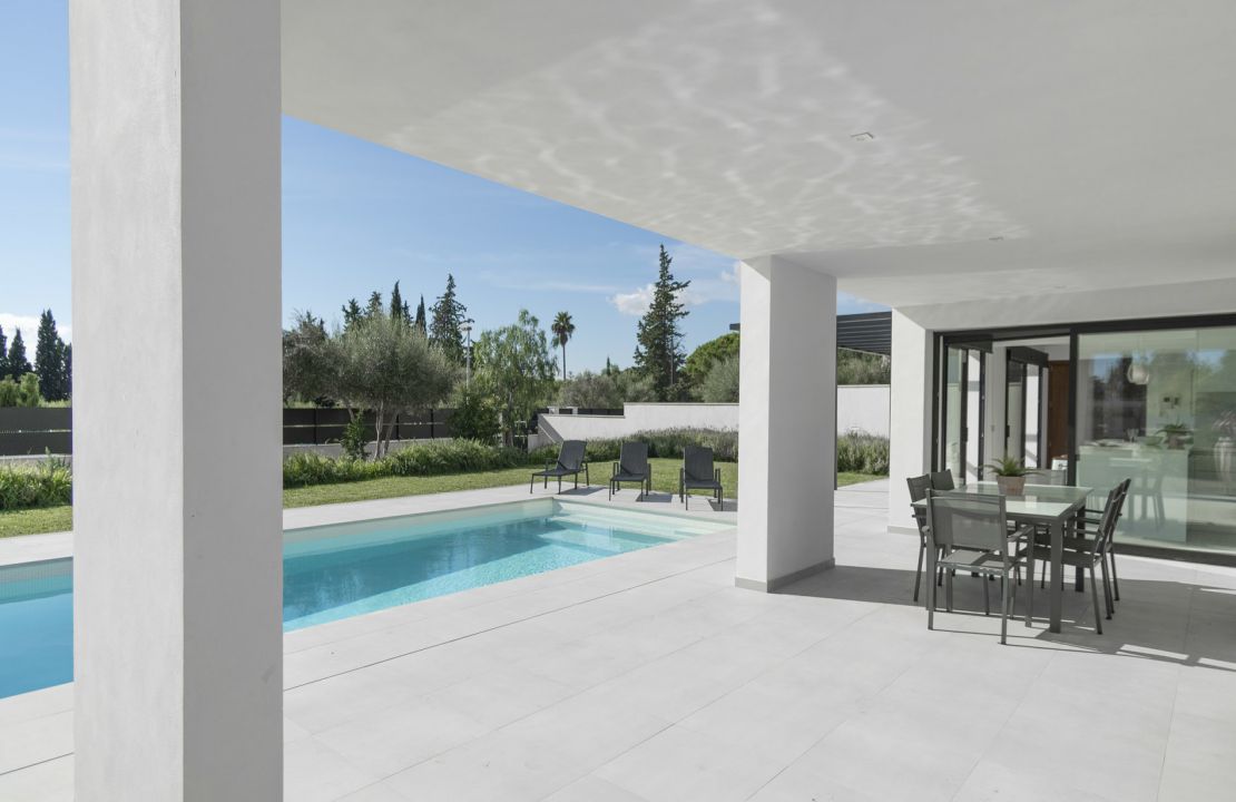 Designer villa in Mallorca Sa Pobla urbanisation Crestatx with pool and holiday rental license
