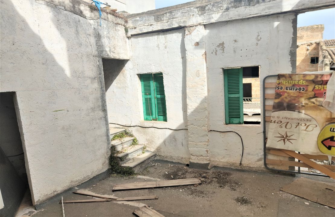 Townhouse in Sa Pobla with enormous potential