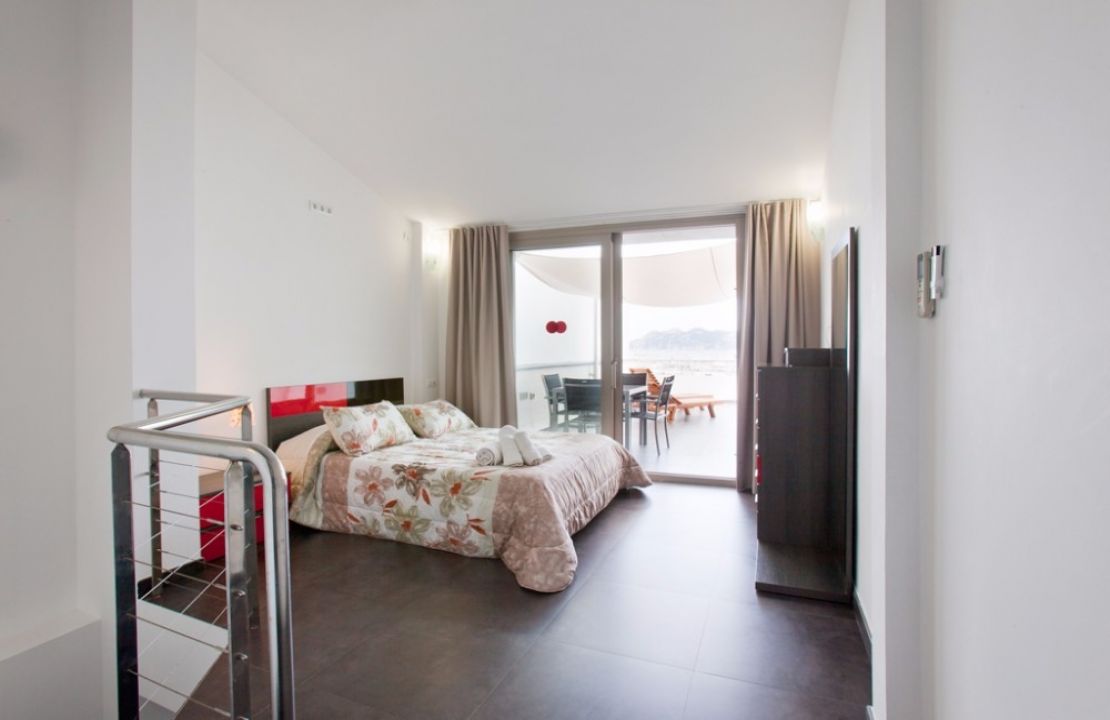 Modern Front Line Apartment for sale in Puerto Pollensa Mallorca