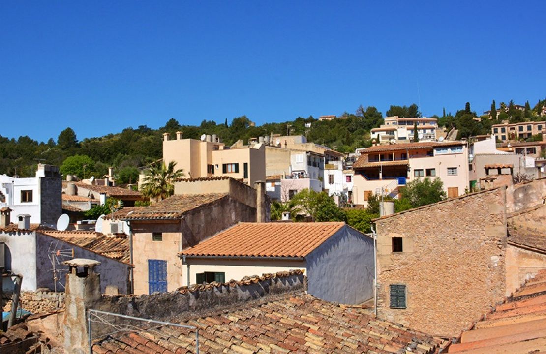 Stadthaus in Pollensa mit Ladenlokal