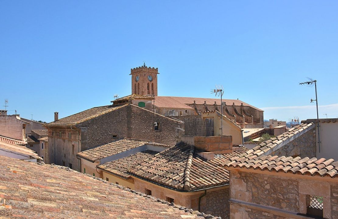 Stadthaus in Pollensa mit Ladenlokal