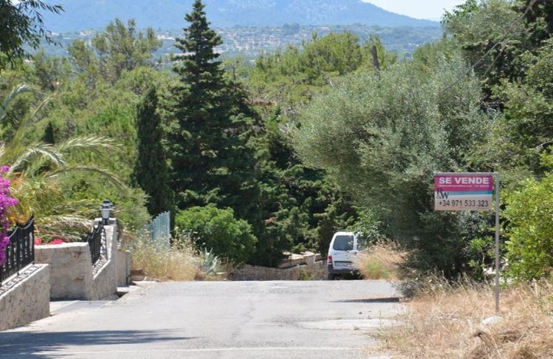 Puerto Pollensa plot of land in El Vila with panaramic views for sale