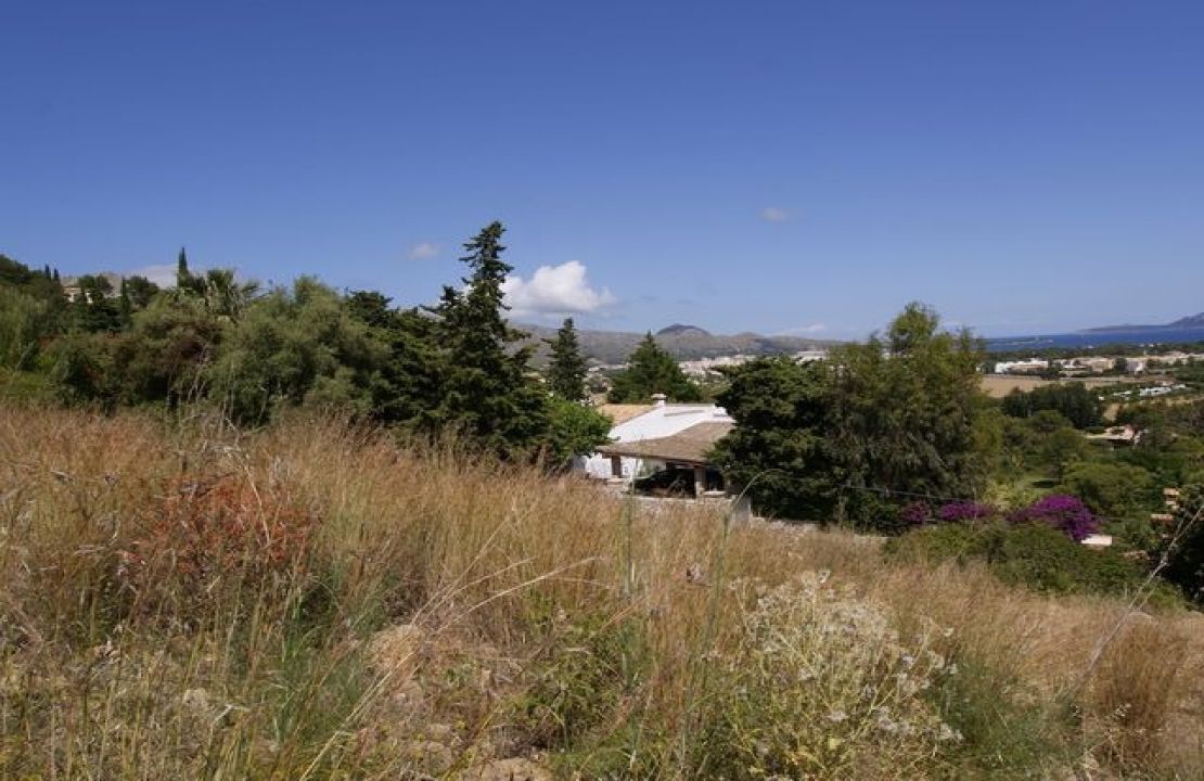Puerto Pollensa plot of land in El Vila with panaramic views for sale