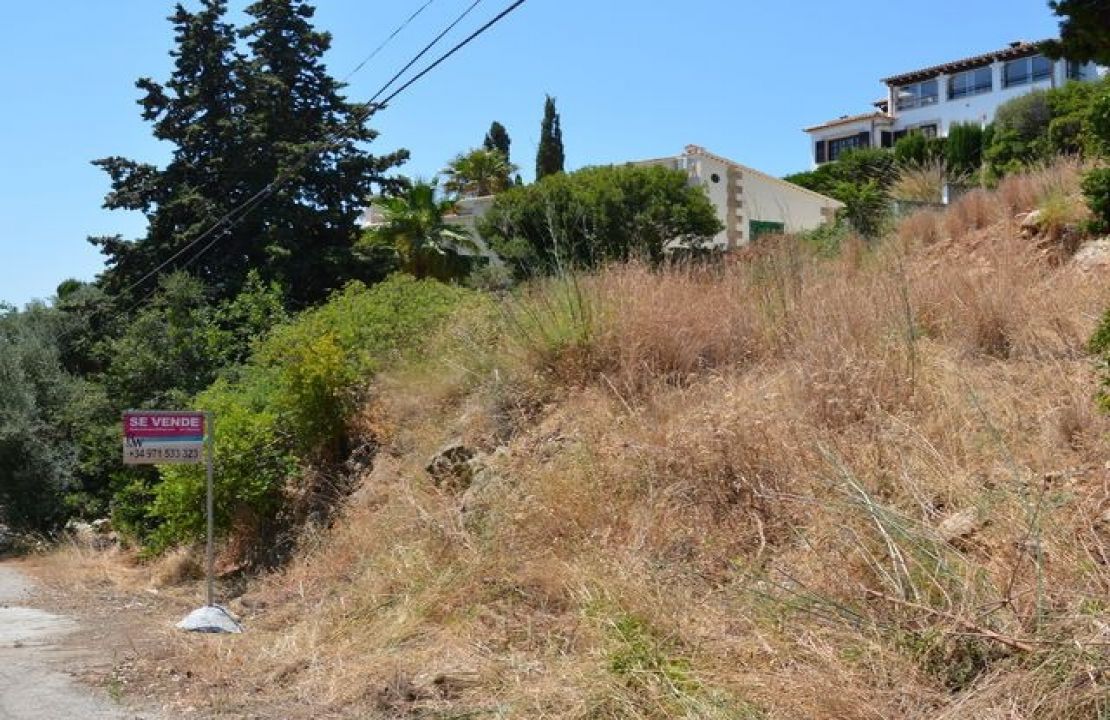 Puerto Pollensa plot of land in El Vila with panaramic views for sale