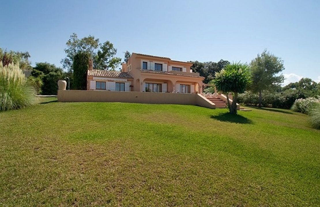 Villa for sale with sea views close to Alcudia Mallorca