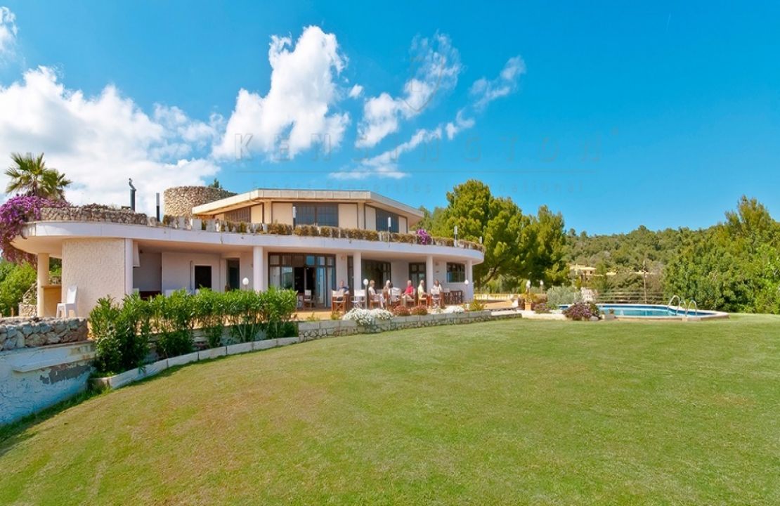 Die nach deutschen Standards gebaute Neubau - Luxusvilla ist eine ideale Gelegenheit sich eine Immobilie in Toplage von Pollensa zu sichern