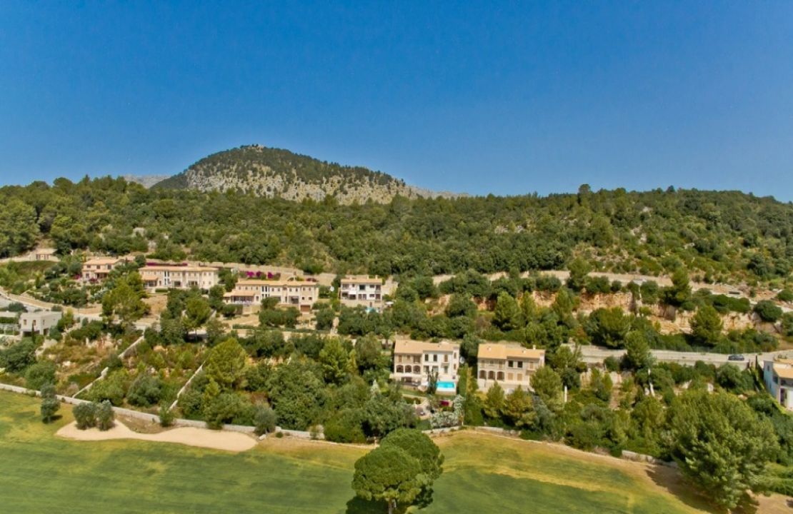 Die nach deutschen Standards gebaute Neubau - Luxusvilla ist eine ideale Gelegenheit sich eine Immobilie in Toplage von Pollensa zu sichern