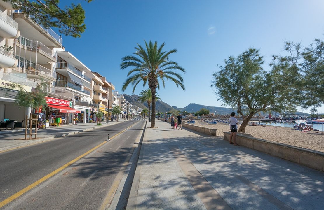 Strand Villa in Puerto Pollensa am Meer - Baumöglichkeit für Luxuswohnungen mit Tiefgarage