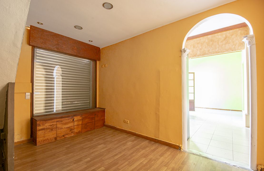 Geschäftslokal und einer Wohnung zu verkaufen in Puerto Pollensa Mallorca