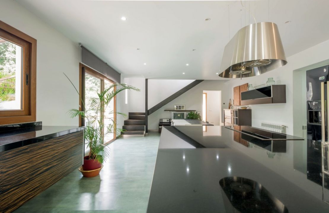 Large villa in Mallorca Son Toni Sa Pobla with pool near Golf Pollensa for sale
