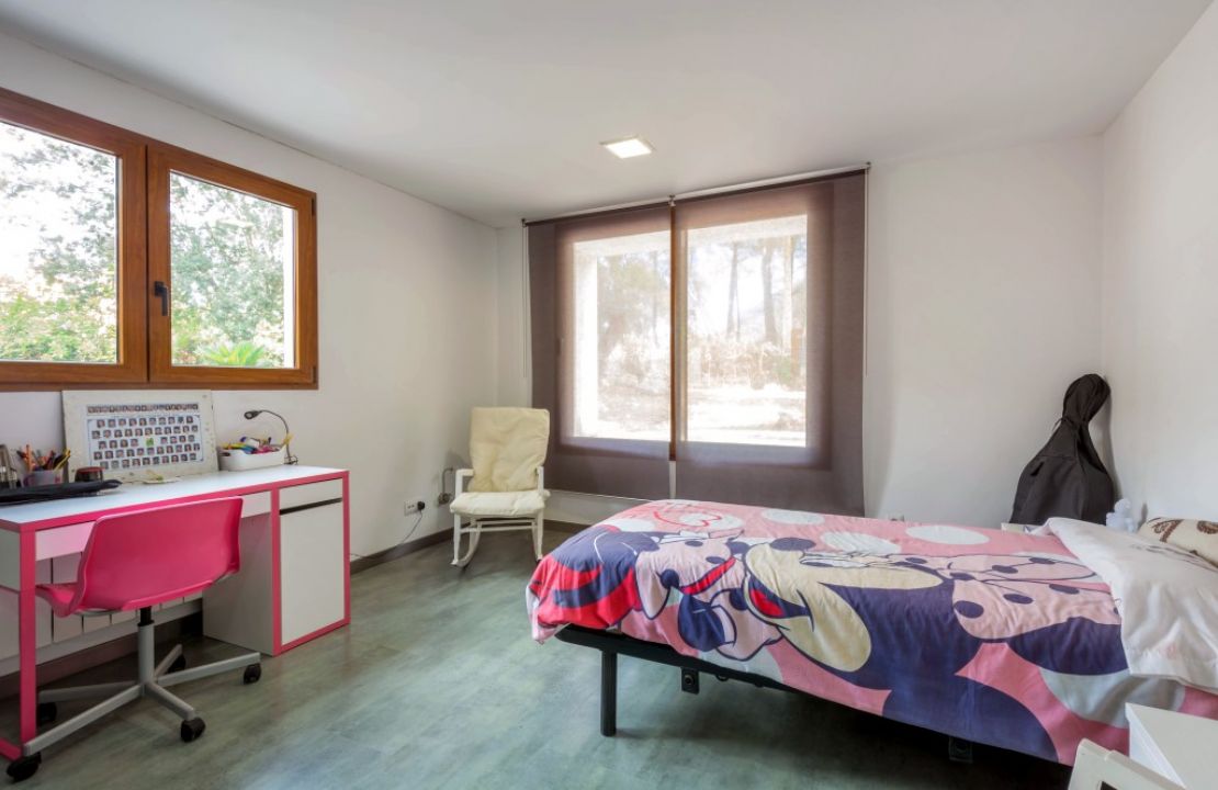 Large villa in Mallorca Son Toni Sa Pobla with pool near Golf Pollensa for sale