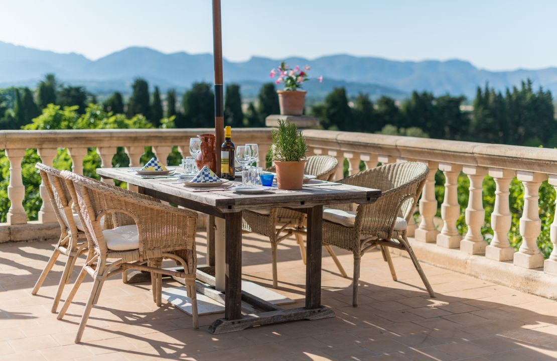 Superb country home between Pollensa and Alcudia with amazing views and holiday rental license