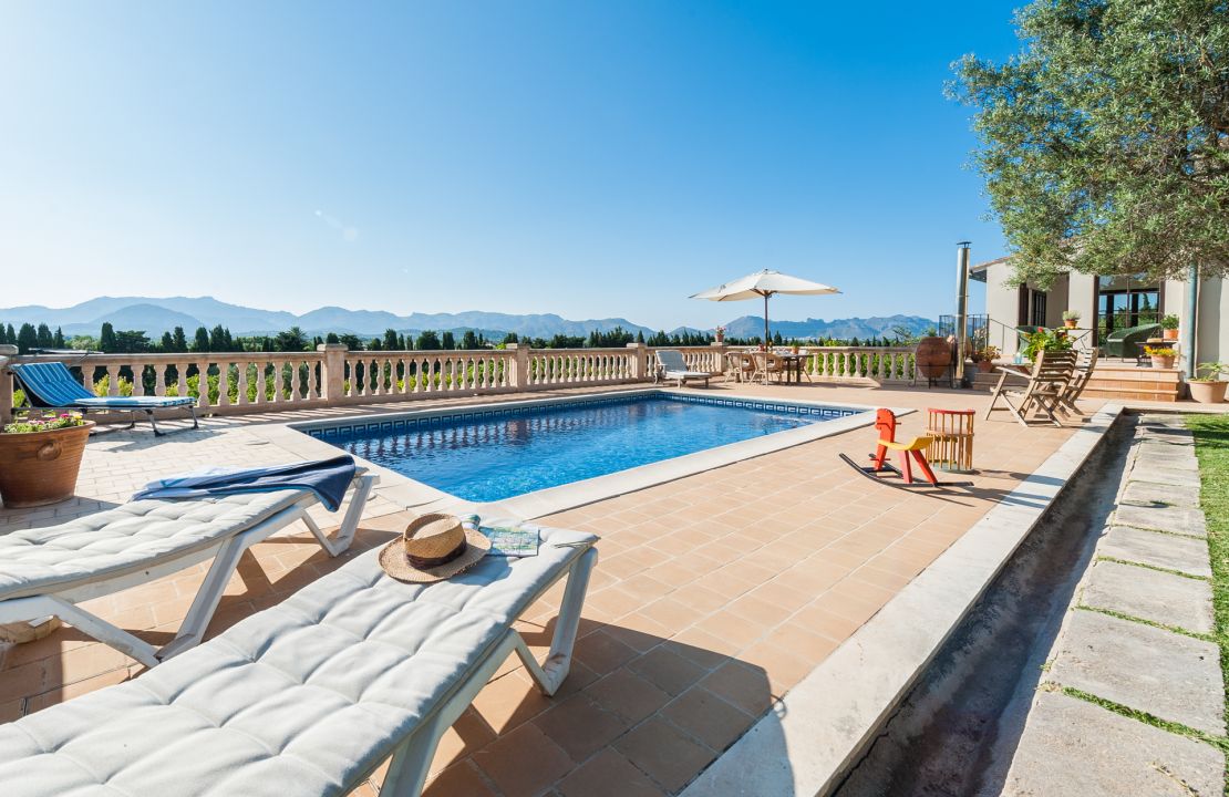 Superb country home between Pollensa and Alcudia with amazing views and holiday rental license