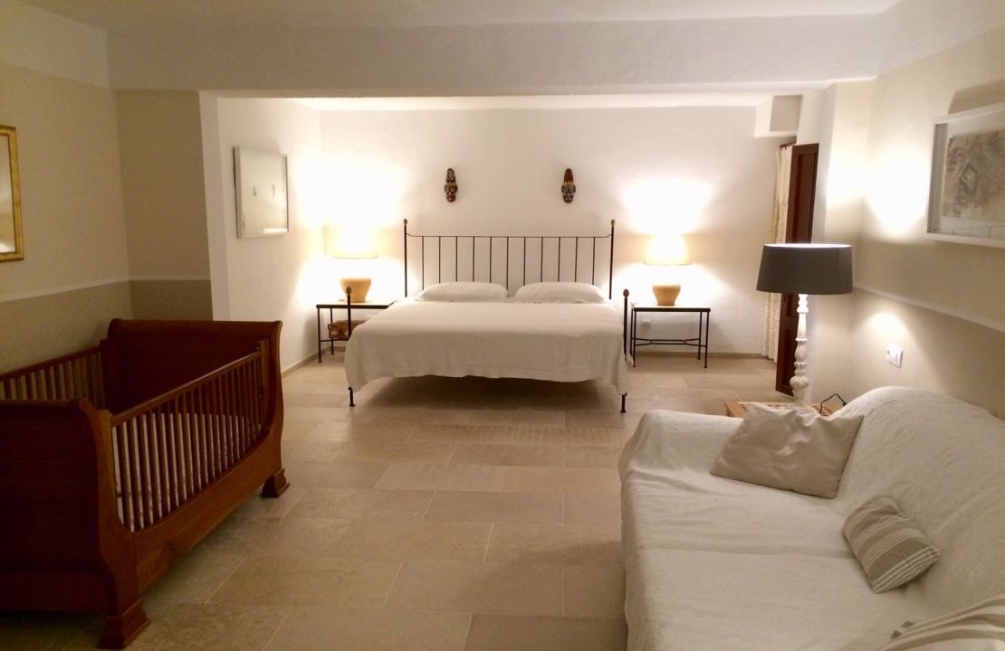 Superb country home between Pollensa and Alcudia with amazing views and holiday rental license