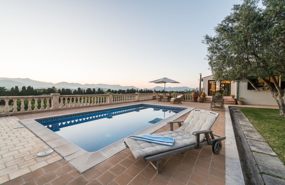 Superb country home between Pollensa and Alcudia with amazing views and holiday rental license