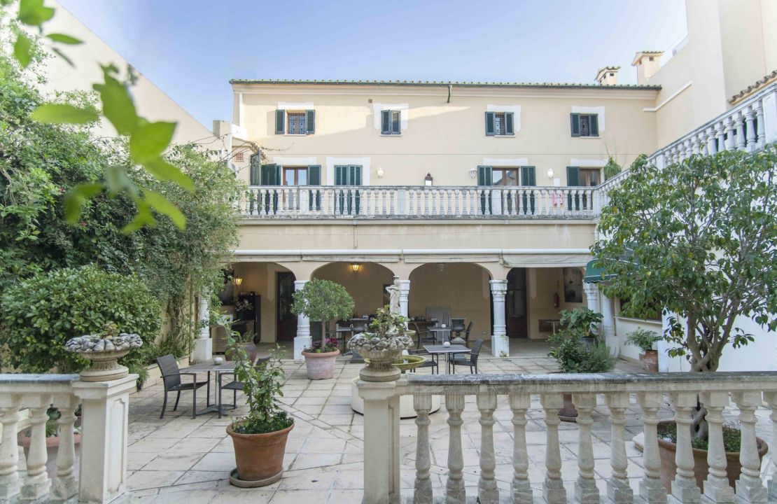 Hotel in Sa Pobla Mallorca with a great business opportunity