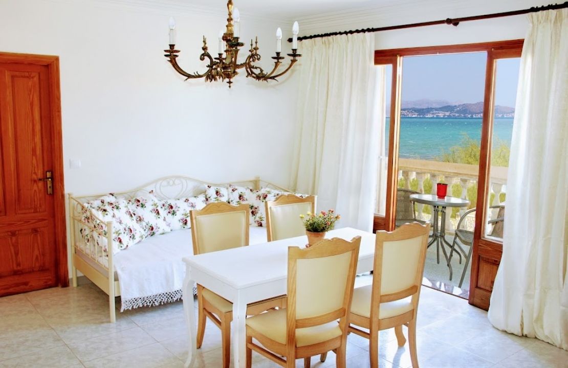 Second Sea line house for sale in Son Serra de Marina with sea views and a holiday rental license.