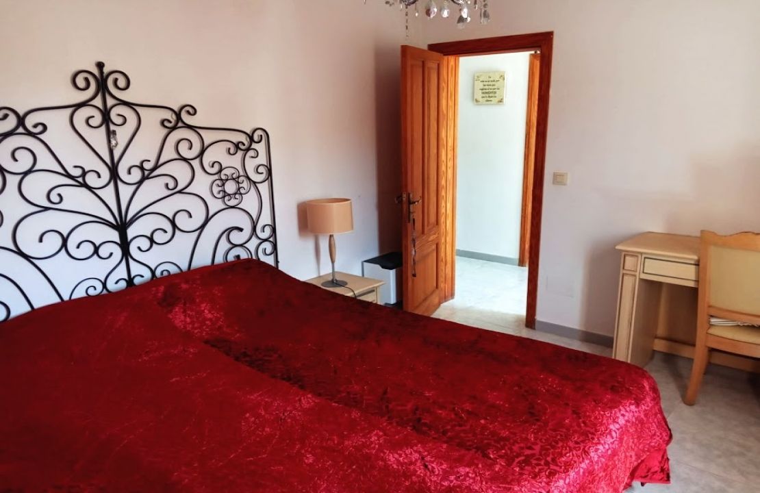 Second Sea line house for sale in Son Serra de Marina with sea views and a holiday rental license.