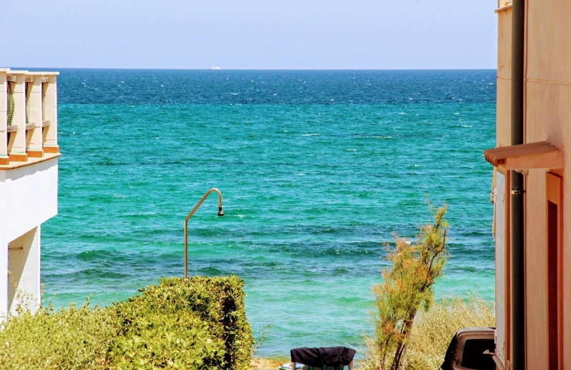 Second Sea line house for sale in Son Serra de Marina with sea views and a holiday rental license.