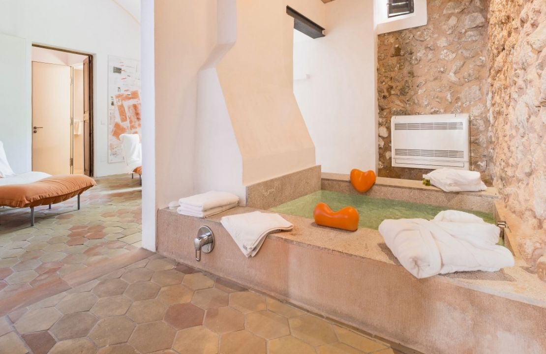 Finca aus dem 13. Jahrhundert in Campanet, Mallorca bestehend aus dem Herrenhaus und seinen vielfältigen Anbauten