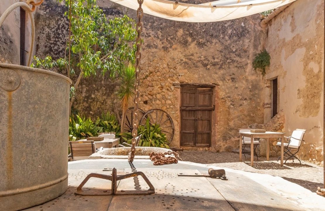 Finca aus dem 13. Jahrhundert in Campanet, Mallorca bestehend aus dem Herrenhaus und seinen vielfältigen Anbauten