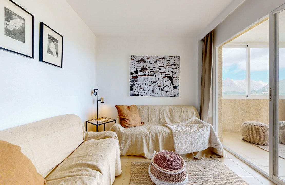 Puerto Pollensa apartment for sale with sea views, pool and storage