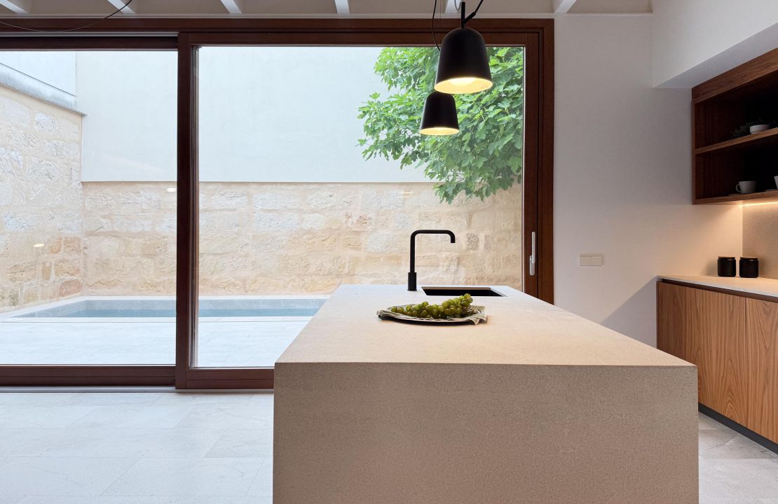 High quality townhouse Pollensa with pool and garage for sale