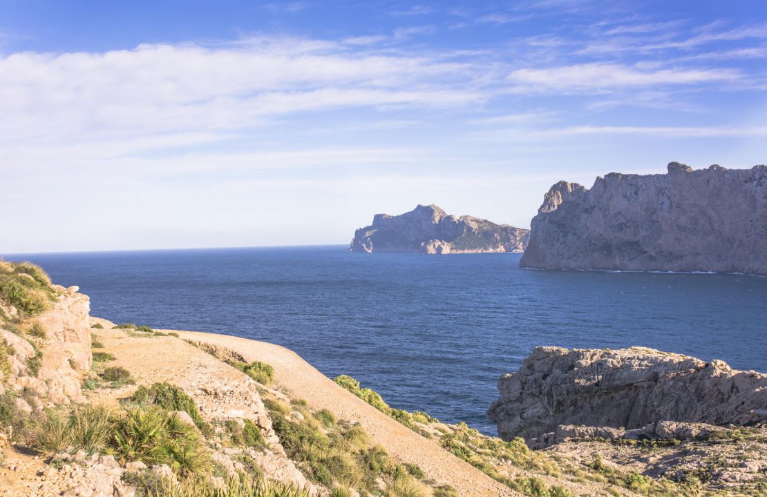 Charming Apartment in Cala San Vicente with pool, close to the Beach