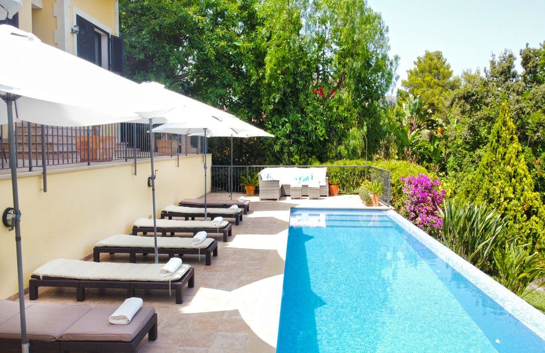Puerto Pollenca Villa in the exclusive Gotmar region with sea views and holiday rental license
