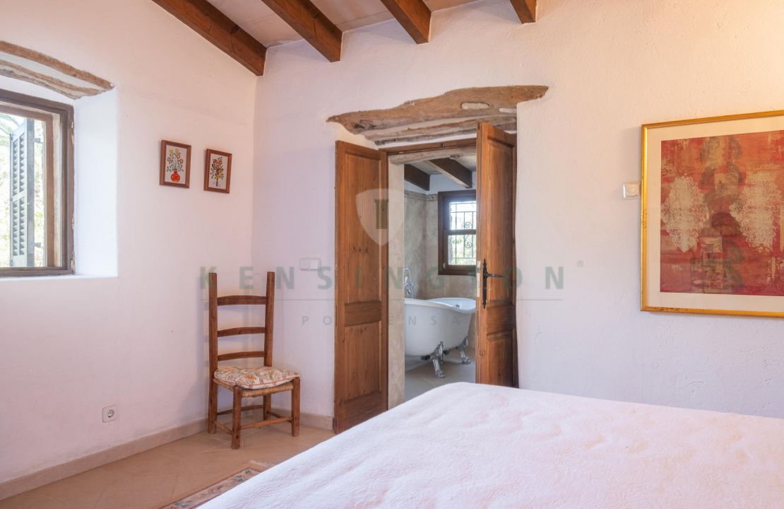 Exclusiva finca de lujo en Pollensa, Mallorca, con piscina privada, jardín maduro y vistas impresionantes
