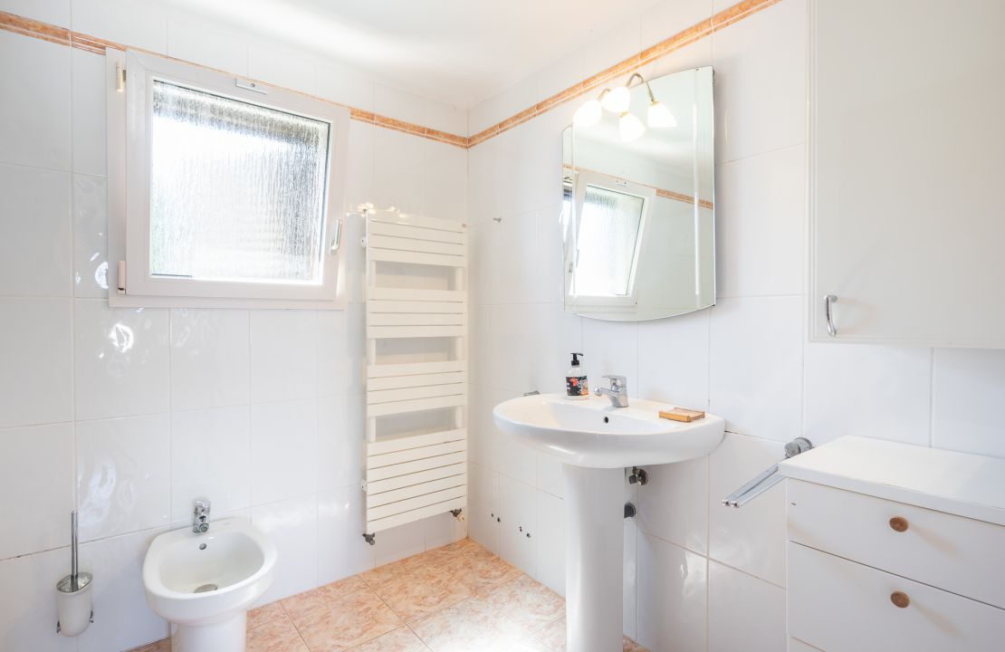 Attraktive Villa in Bonaire Alcudia mit Lizenz zur Ferienvermietung und Pool zu verkaufen