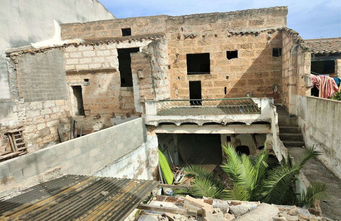 Townhouse in Sa Pobla with enormous potential