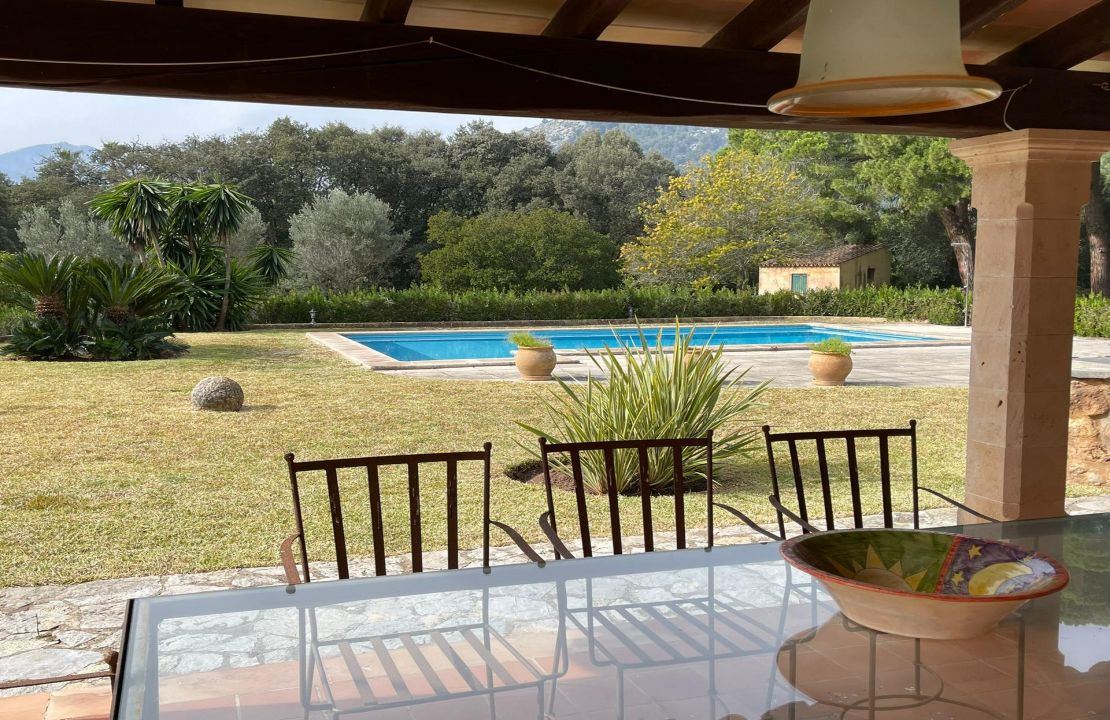 Finca for long term rental in Pollensa with pool and garden