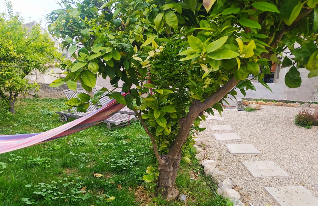 Campanet casa de pueblo con jardín en venta