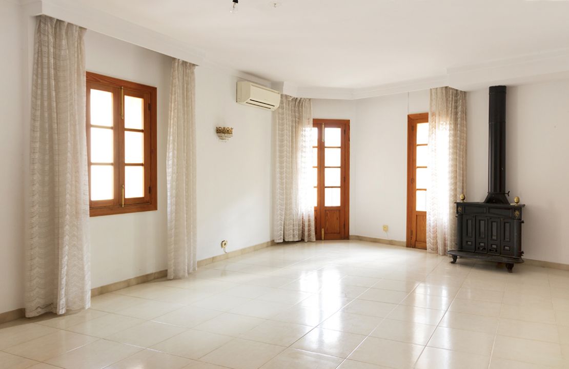 Campanet casa de pueblo con jardín en venta