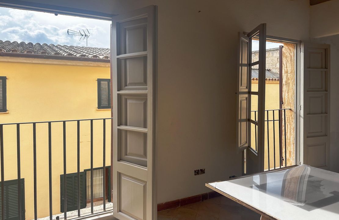 Townhouse with Holiday Rental License in the Heart of Pollensa for Sale