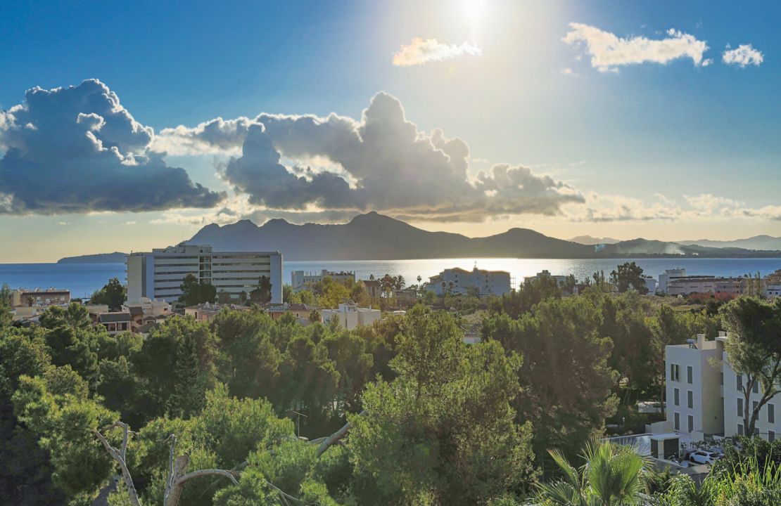 Puerto Pollenca Villa in the exclusive Gotmar region with sea views and holiday rental license