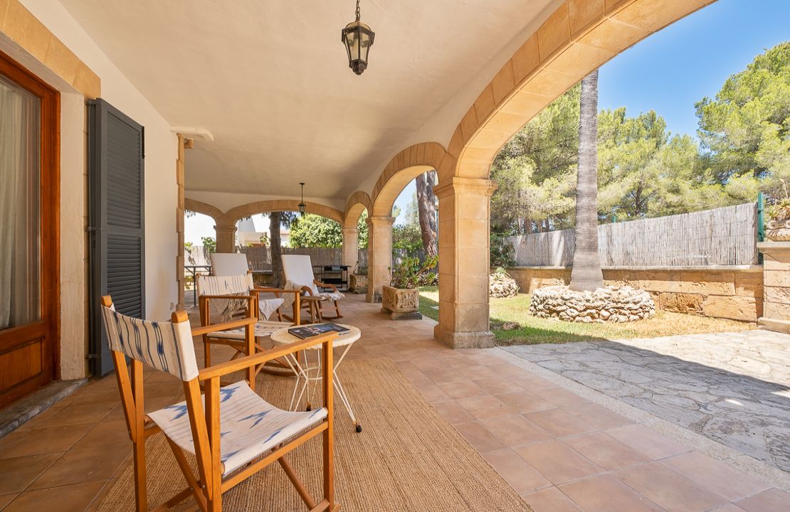 Bonaire Alcudia villa en venta con licencia vacacional y piscina a escasos metros de la playa