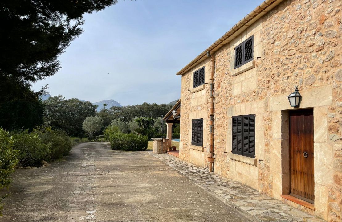 Finca for long term rental in Pollensa with pool and garden