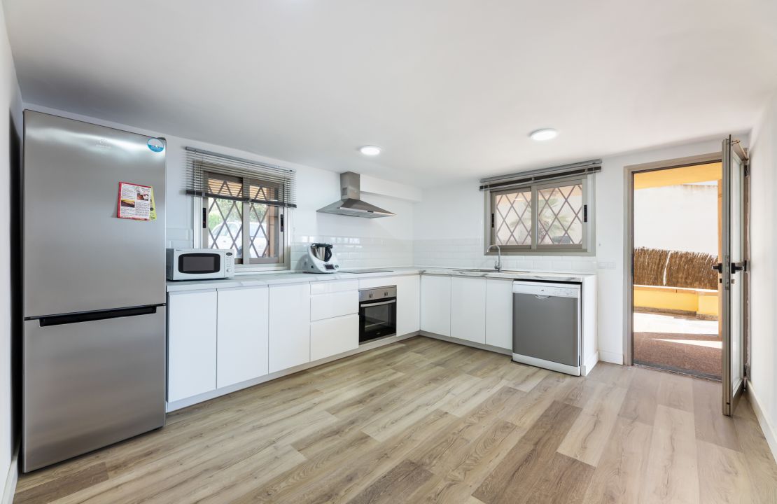Front-line apartment in Alcanada Alcudia Mallorca for sale