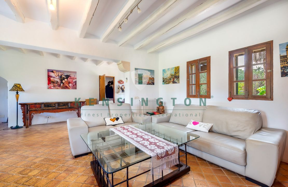 Authentic country house Pollensa / Alcudia with pool, guest house, garage and amazing gardens for sale