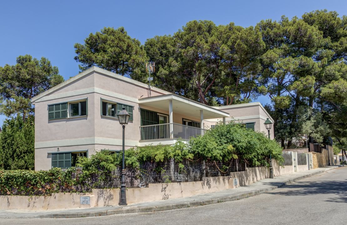 Villa with pool for long term rental in Cala San Vicente Pollensa