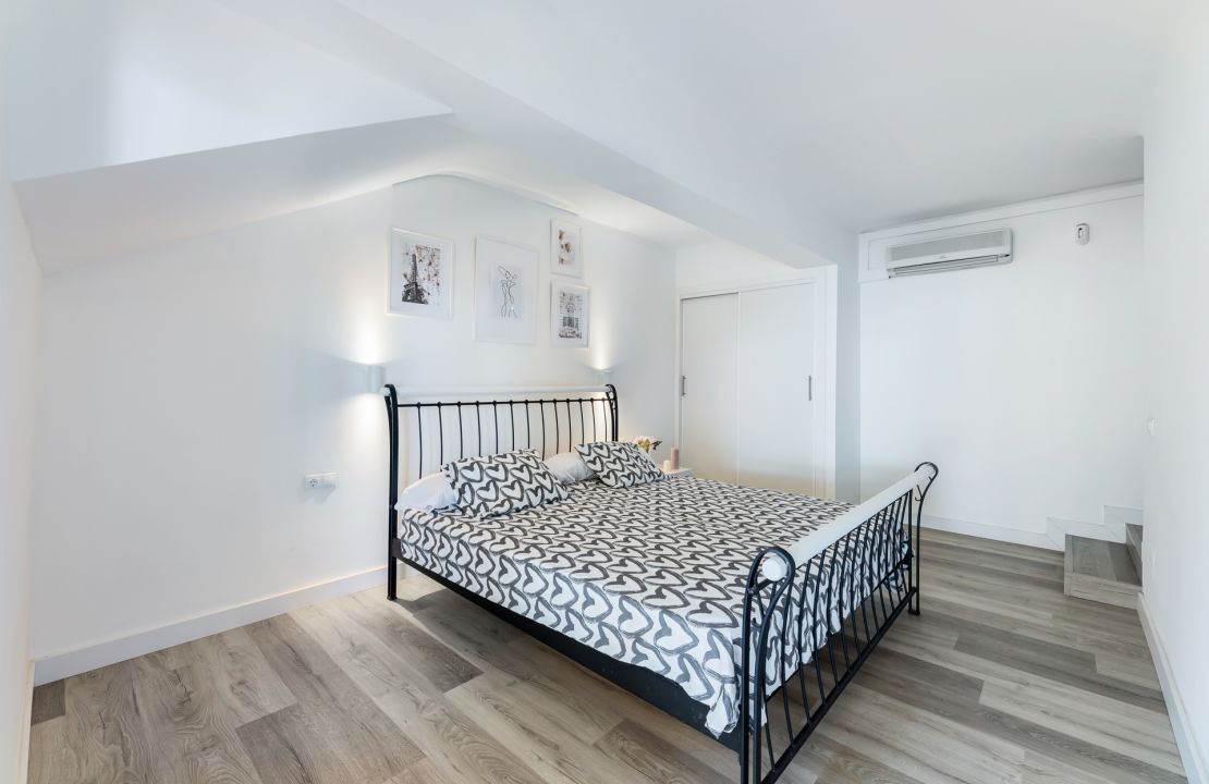 Front-line apartment in Alcanada Alcudia Mallorca for sale