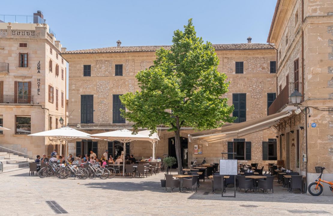 Historical Townhouse in Pollensa with Garden, Garage & Terraces – Renovation Project