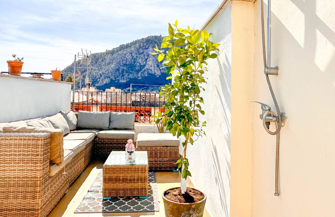 Wundervolles Stadthaus in Pollensa mit Lizenz zur Ferienvermietung und Terrasse zu verkaufen