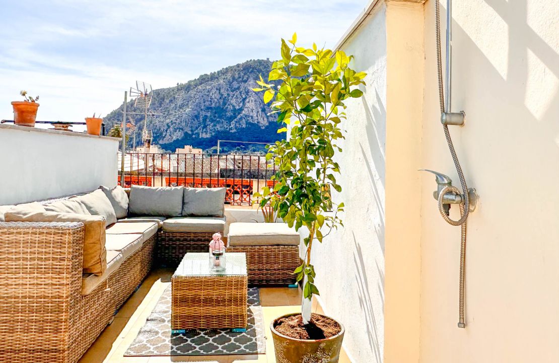 Encantadora casa en Mallorca Pollensa con licencia de alquiler vacacional y terraza en venta